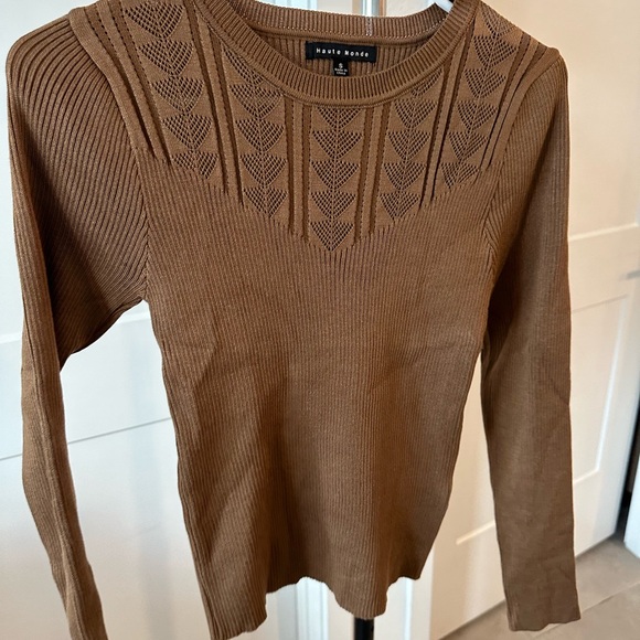 set of three sweaters. white, blue, brown. multi-brand. size s. (c120) - Picture 7 of 8